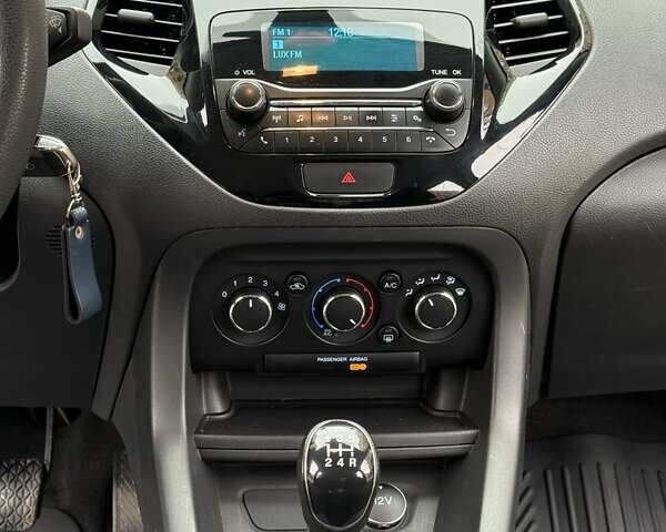 Белый Форд КА, объемом двигателя 1.2 л и пробегом 95 тыс. км за 7200 $, фото 42 на Automoto.ua