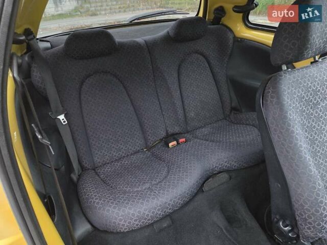 Жовтий Форд КА, об'ємом двигуна 1.3 л та пробігом 137 тис. км за 2650 $, фото 28 на Automoto.ua