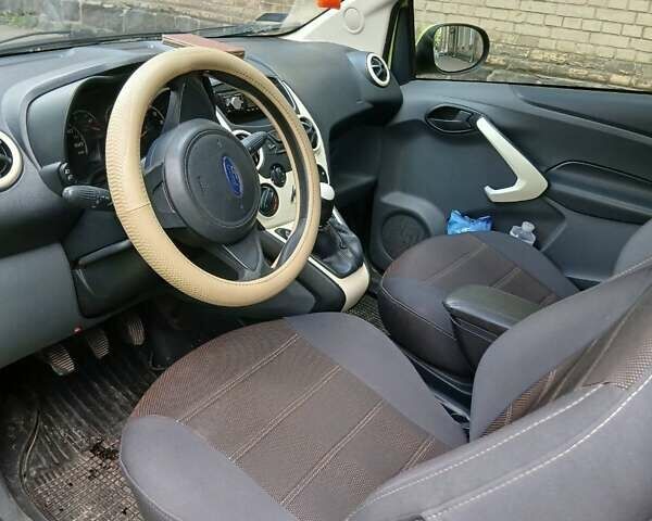 Желтый Форд КА, объемом двигателя 1.2 л и пробегом 163 тыс. км за 4600 $, фото 4 на Automoto.ua