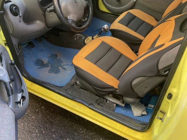 Желтый Форд КА, объемом двигателя 1.3 л и пробегом 180 тыс. км за 1100 $, фото 5 на Automoto.ua