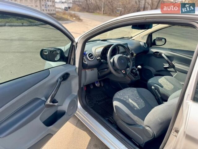 Сірий Форд КА, об'ємом двигуна 1.25 л та пробігом 252 тис. км за 3950 $, фото 7 на Automoto.ua
