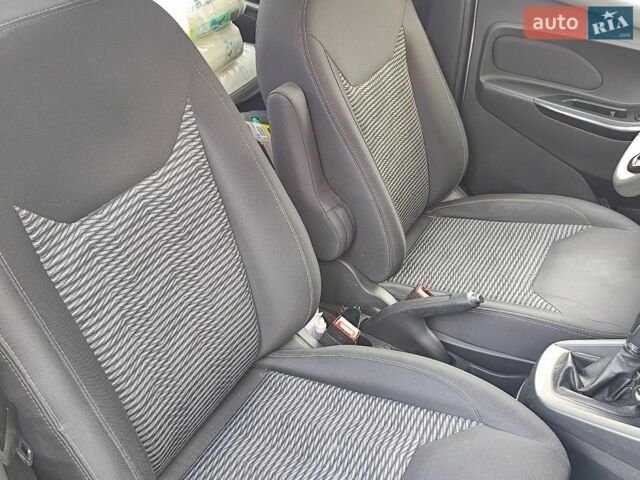 Серый Форд KA+, объемом двигателя 1.2 л и пробегом 67 тыс. км за 5500 $, фото 4 на Automoto.ua