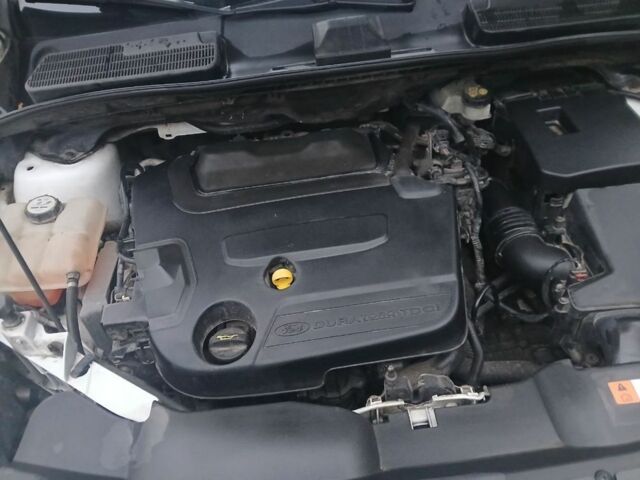 Форд Куга 2012 в Львове на Automoto.ua Белый Форд Куга, объемом двигателя 2 л и пробегом 200 тыс. км за 11000 $, фото 6 на Automoto.ua