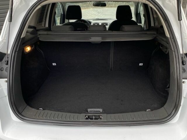 Белый Форд Куга, объемом двигателя 2 л и пробегом 243 тыс. км за 10100 $, фото 5 на Automoto.ua