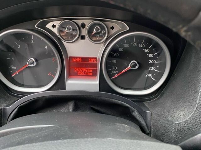 Белый Форд Куга, объемом двигателя 2 л и пробегом 243 тыс. км за 10100 $, фото 4 на Automoto.ua