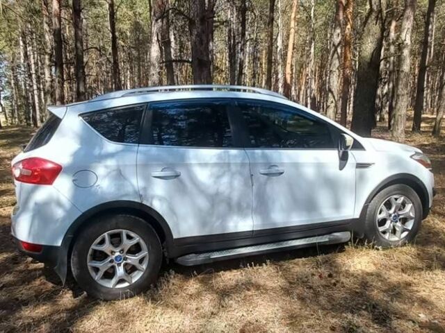 Белый Форд Куга, объемом двигателя 2 л и пробегом 200 тыс. км за 11000 $, фото 13 на Automoto.ua