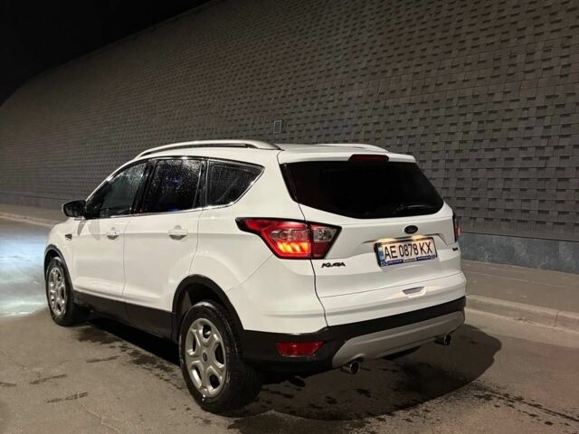 Белый Форд Куга, объемом двигателя 1.5 л и пробегом 150 тыс. км за 17328 $, фото 5 на Automoto.ua