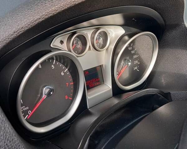 Белый Форд Куга, объемом двигателя 2.52 л и пробегом 225 тыс. км за 10700 $, фото 22 на Automoto.ua