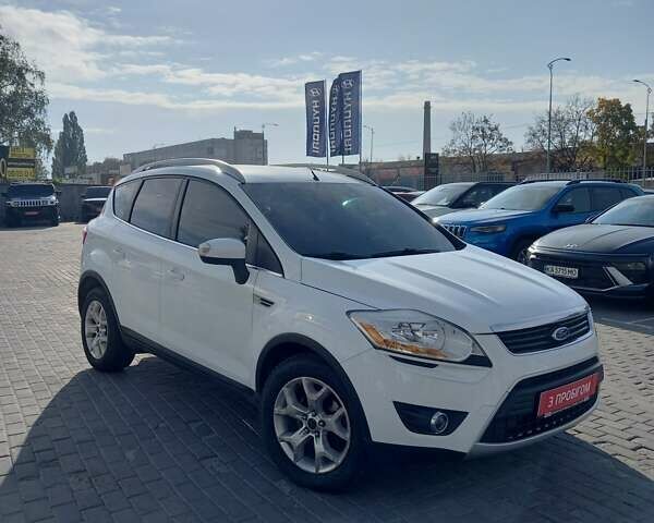 Белый Форд Куга, объемом двигателя 2.52 л и пробегом 225 тыс. км за 10700 $, фото 4 на Automoto.ua