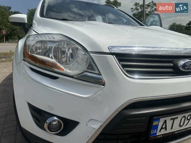 Белый Форд Куга, объемом двигателя 2 л и пробегом 322 тыс. км за 9250 $, фото 1 на Automoto.ua