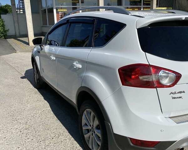 Белый Форд Куга, объемом двигателя 2.52 л и пробегом 208 тыс. км за 11500 $, фото 7 на Automoto.ua