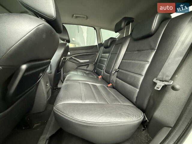 Белый Форд Куга, объемом двигателя 2.52 л и пробегом 169 тыс. км за 9399 $, фото 11 на Automoto.ua