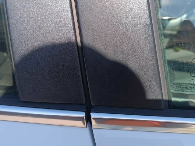 Белый Форд Куга, объемом двигателя 2.5 л и пробегом 250 тыс. км за 9500 $, фото 4 на Automoto.ua