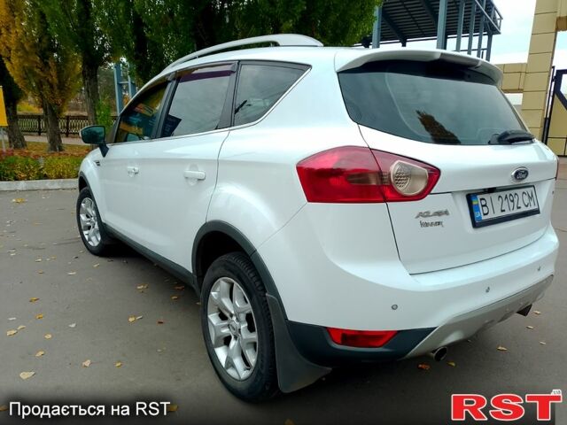 Форд Куга 2010 в Миргороде на Automoto.ua Белый Форд Куга, объемом двигателя 2 л и пробегом 207 тыс. км за 9999 $, фото 5 на Automoto.ua
