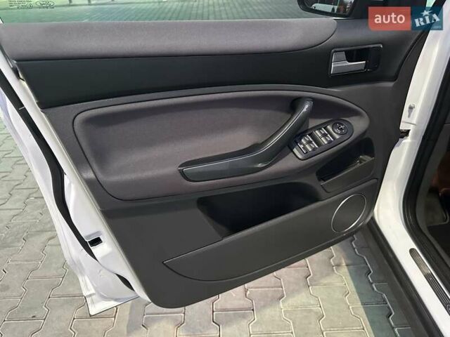 Белый Форд Куга, объемом двигателя 2.52 л и пробегом 60 тыс. км за 12200 $, фото 26 на Automoto.ua