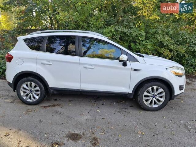 Форд Куга 2010 в Киеве на Automoto.ua Белый Форд Куга, объемом двигателя 2 л и пробегом 213 тыс. км за 10900 $, фото 5 на Automoto.ua