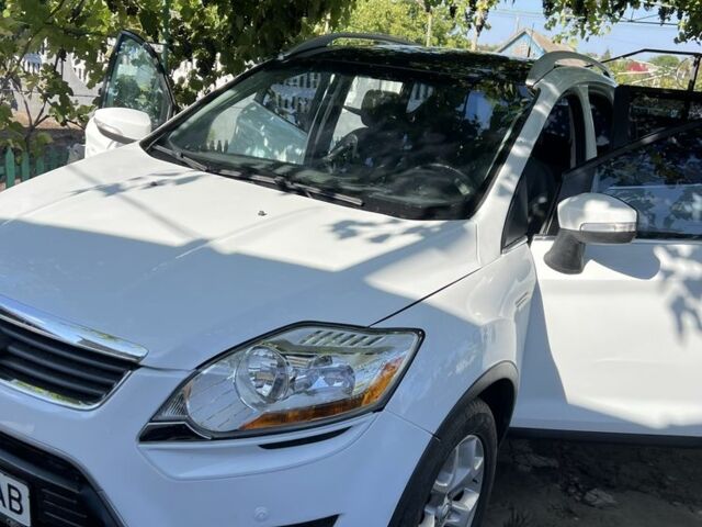 Белый Форд Куга, объемом двигателя 2.5 л и пробегом 160 тыс. км за 9000 $, фото 11 на Automoto.ua