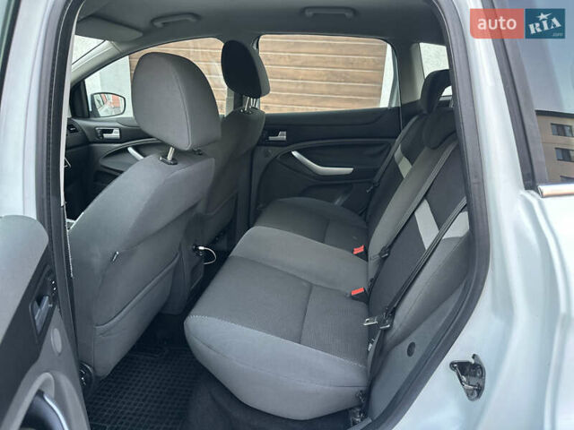 Белый Форд Куга, объемом двигателя 2.5 л и пробегом 216 тыс. км за 8700 $, фото 28 на Automoto.ua