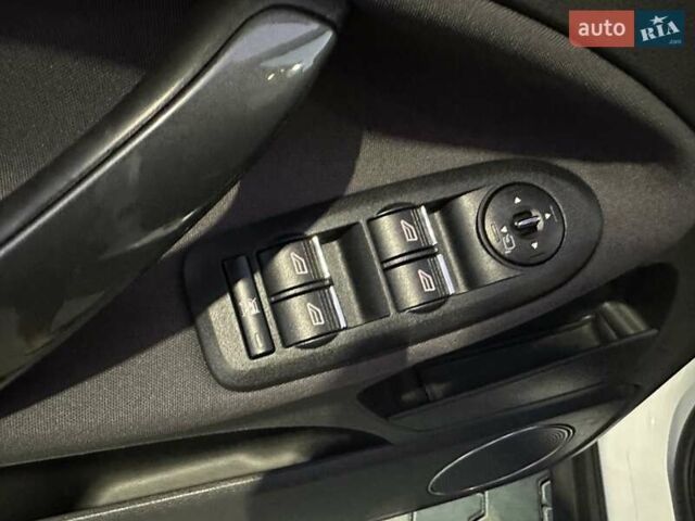 Белый Форд Куга, объемом двигателя 2.52 л и пробегом 60 тыс. км за 12200 $, фото 28 на Automoto.ua