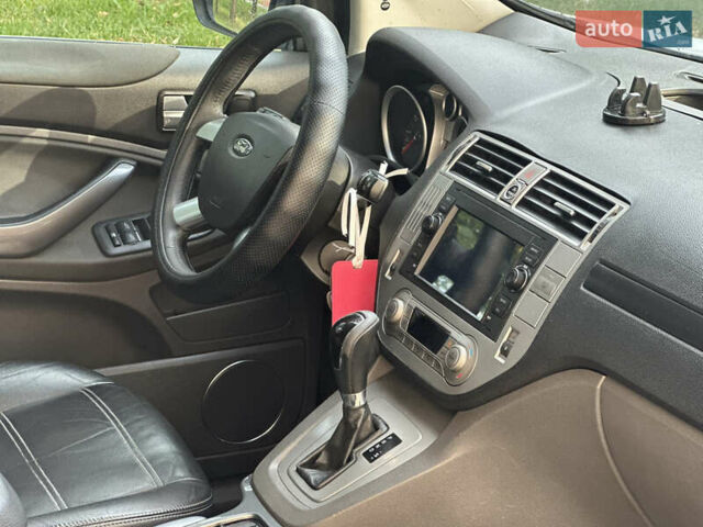 Белый Форд Куга, объемом двигателя 2.52 л и пробегом 248 тыс. км за 11200 $, фото 29 на Automoto.ua