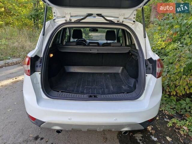 Форд Куга 2010 в Киеве на Automoto.ua Белый Форд Куга, объемом двигателя 2 л и пробегом 213 тыс. км за 10900 $, фото 13 на Automoto.ua