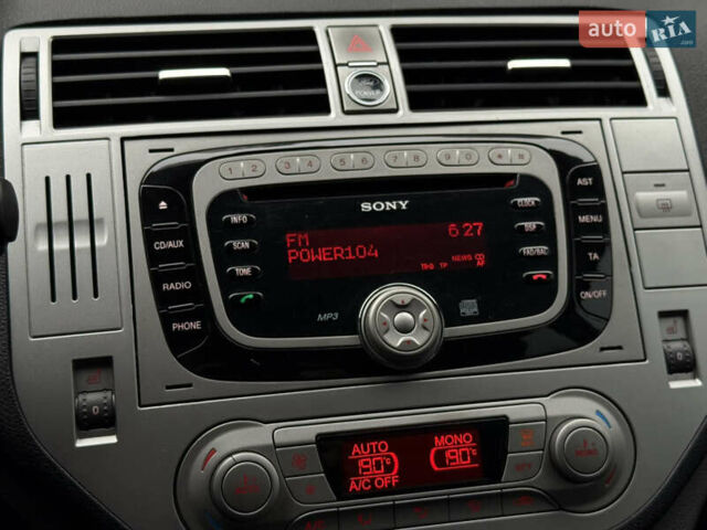 Білий Форд Куга, об'ємом двигуна 2 л та пробігом 228 тис. км за 9800 $, фото 22 на Automoto.ua