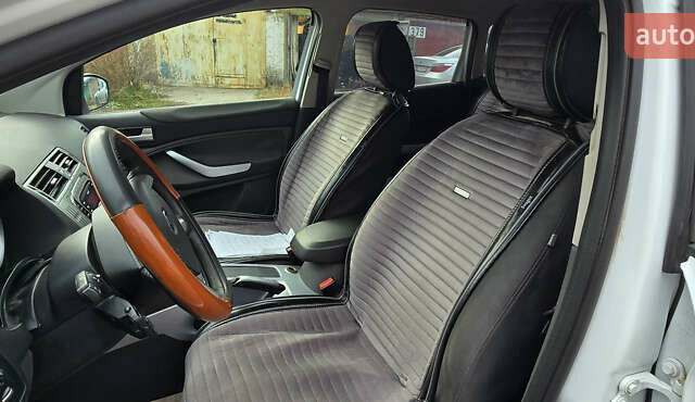 Форд Куга 2010 в Николаеве на Automoto.ua Белый Форд Куга, объемом двигателя 2 л и пробегом 180 тыс. км за 11000 $, фото 3 на Automoto.ua