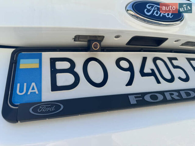 Белый Форд Куга, объемом двигателя 2.5 л и пробегом 137 тыс. км за 10000 $, фото 5 на Automoto.ua