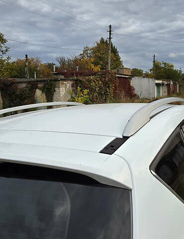 Белый Форд Куга, объемом двигателя 2 л и пробегом 180 тыс. км за 9800 $, фото 4 на Automoto.ua