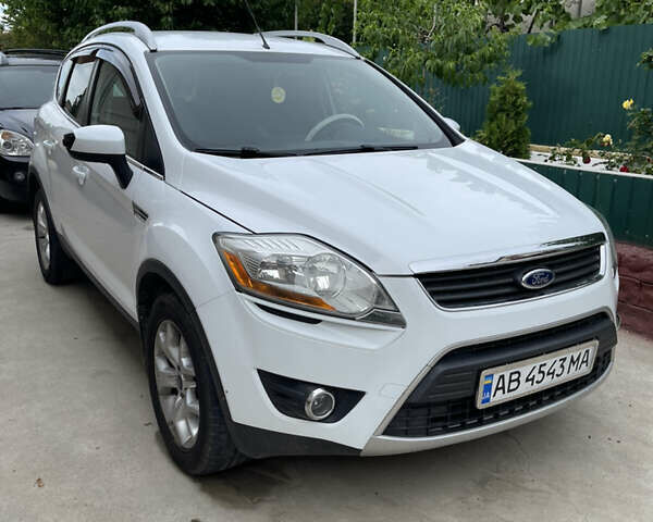 Белый Форд Куга, объемом двигателя 2.52 л и пробегом 112 тыс. км за 10700 $, фото 1 на Automoto.ua