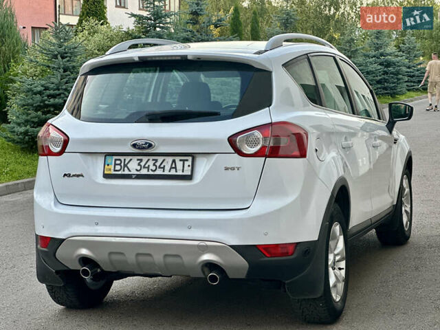 Белый Форд Куга, объемом двигателя 2.5 л и пробегом 216 тыс. км за 8700 $, фото 2 на Automoto.ua
