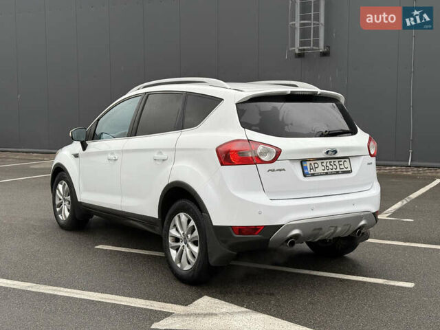 Белый Форд Куга, объемом двигателя 2.52 л и пробегом 169 тыс. км за 9399 $, фото 4 на Automoto.ua