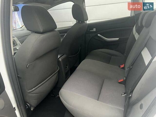 Белый Форд Куга, объемом двигателя 2.52 л и пробегом 370 тыс. км за 8131 $, фото 11 на Automoto.ua