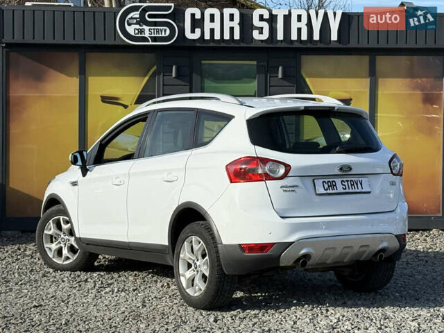 Білий Форд Куга, об'ємом двигуна 2 л та пробігом 299 тис. км за 8999 $, фото 2 на Automoto.ua
