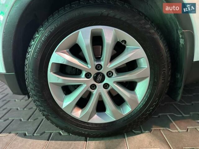 Белый Форд Куга, объемом двигателя 2.52 л и пробегом 60 тыс. км за 12200 $, фото 25 на Automoto.ua