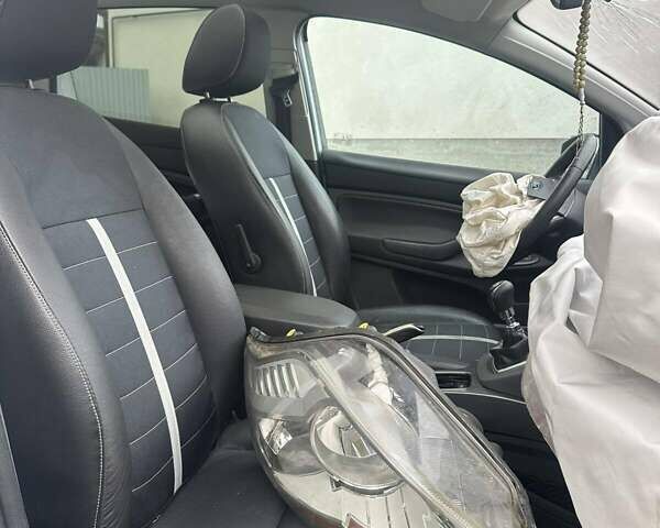 Белый Форд Куга, объемом двигателя 0 л и пробегом 240 тыс. км за 9000 $, фото 3 на Automoto.ua