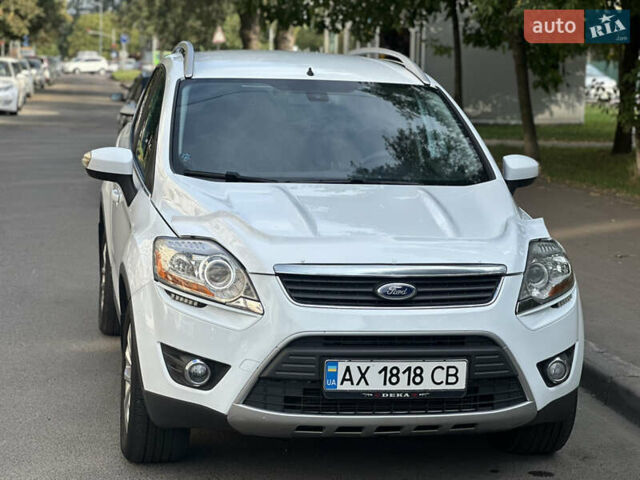 Белый Форд Куга, объемом двигателя 2.52 л и пробегом 248 тыс. км за 11200 $, фото 5 на Automoto.ua