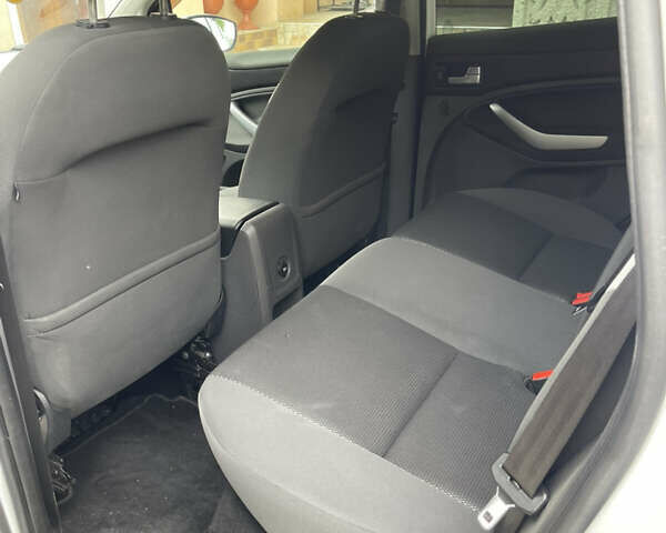 Белый Форд Куга, объемом двигателя 2.52 л и пробегом 112 тыс. км за 10700 $, фото 6 на Automoto.ua