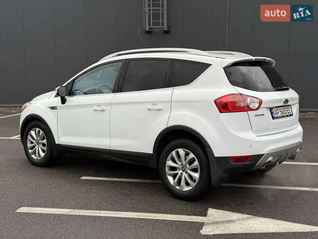 Белый Форд Куга, объемом двигателя 2.52 л и пробегом 169 тыс. км за 9399 $, фото 3 на Automoto.ua