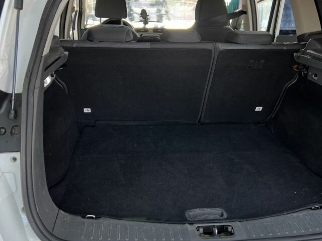 Белый Форд Куга, объемом двигателя 2.5 л и пробегом 160 тыс. км за 9000 $, фото 10 на Automoto.ua