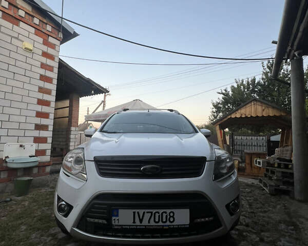 Белый Форд Куга, объемом двигателя 2.52 л и пробегом 250 тыс. км за 10500 $, фото 10 на Automoto.ua