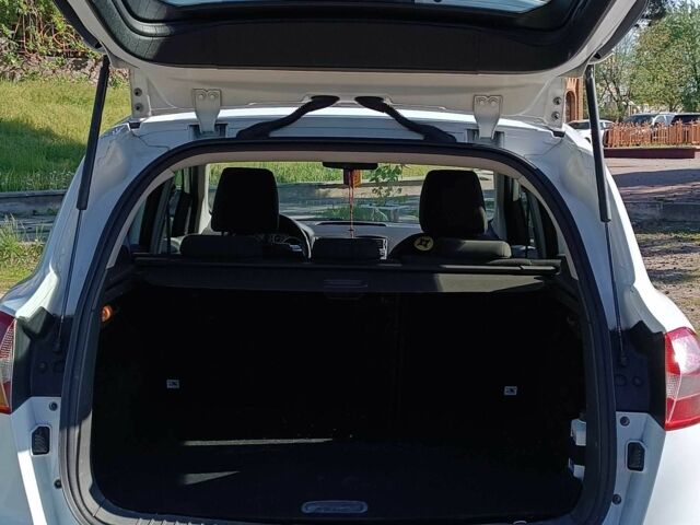 Белый Форд Куга, объемом двигателя 2.5 л и пробегом 250 тыс. км за 9500 $, фото 1 на Automoto.ua