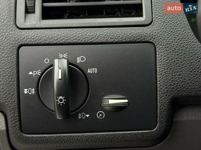 Білий Форд Куга, об'ємом двигуна 2 л та пробігом 228 тис. км за 9800 $, фото 15 на Automoto.ua