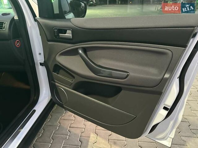 Белый Форд Куга, объемом двигателя 2.52 л и пробегом 60 тыс. км за 12200 $, фото 44 на Automoto.ua