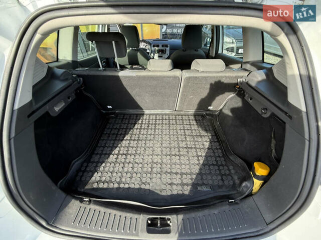 Білий Форд Куга, об'ємом двигуна 2 л та пробігом 299 тис. км за 8999 $, фото 32 на Automoto.ua
