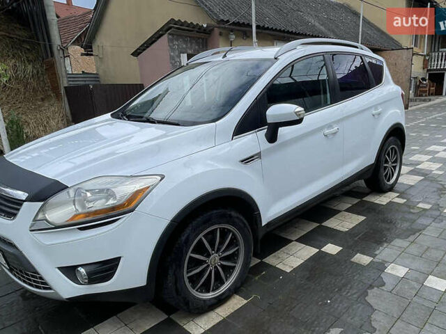 Белый Форд Куга, объемом двигателя 2.52 л и пробегом 225 тыс. км за 8950 $, фото 5 на Automoto.ua