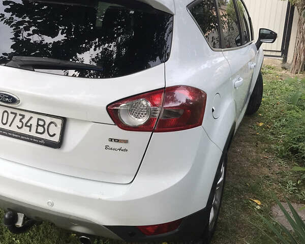 Форд Куга 2010 в Ровно на Automoto.ua Белый Форд Куга, объемом двигателя 2 л и пробегом 250 тыс. км за 11000 $, фото 6 на Automoto.ua