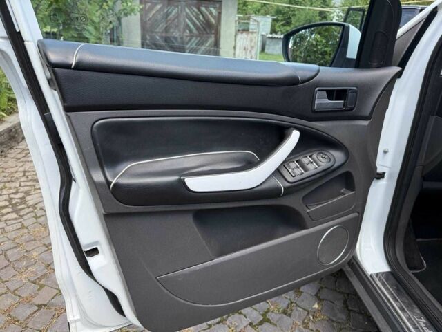 Белый Форд Куга, объемом двигателя 2 л и пробегом 277 тыс. км за 9100 $, фото 17 на Automoto.ua