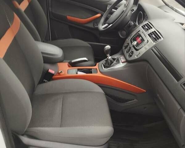 Білий Форд Куга, об'ємом двигуна 2 л та пробігом 347 тис. км за 9499 $, фото 12 на Automoto.ua