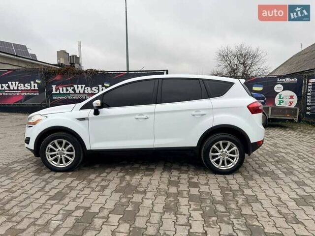 Белый Форд Куга, объемом двигателя 2 л и пробегом 227 тыс. км за 9000 $, фото 1 на Automoto.ua